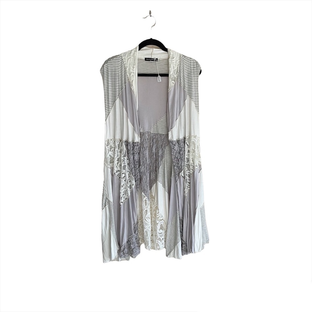 NWT Surrealist Lace Accent Striped Sleeveless Shawl Cardigan Size 2 White Grey